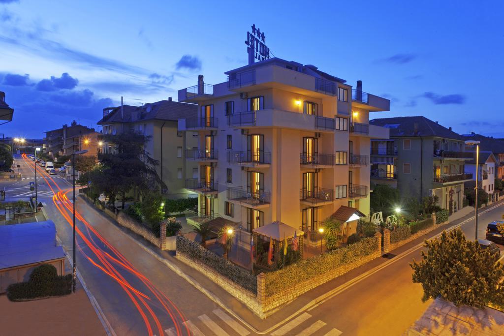 Hotel Corallo Альбінія Екстер'єр фото