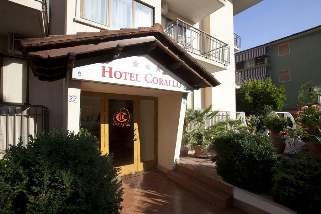 Hotel Corallo Альбінія Екстер'єр фото